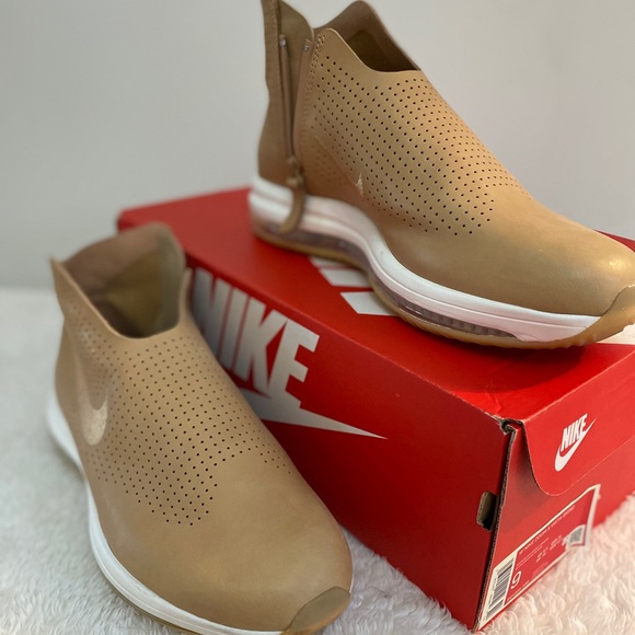 Nike shoes - Picture 1 of 2